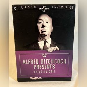 3 DVDs with 39 episodes. Alfred Hitchcock Presents Season One. Good condition.